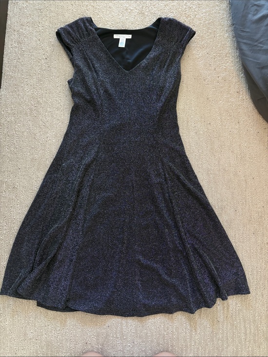London Times Dresses & Skirts - London Times Sparkle V-Neck Midi Dress - Black & Blue